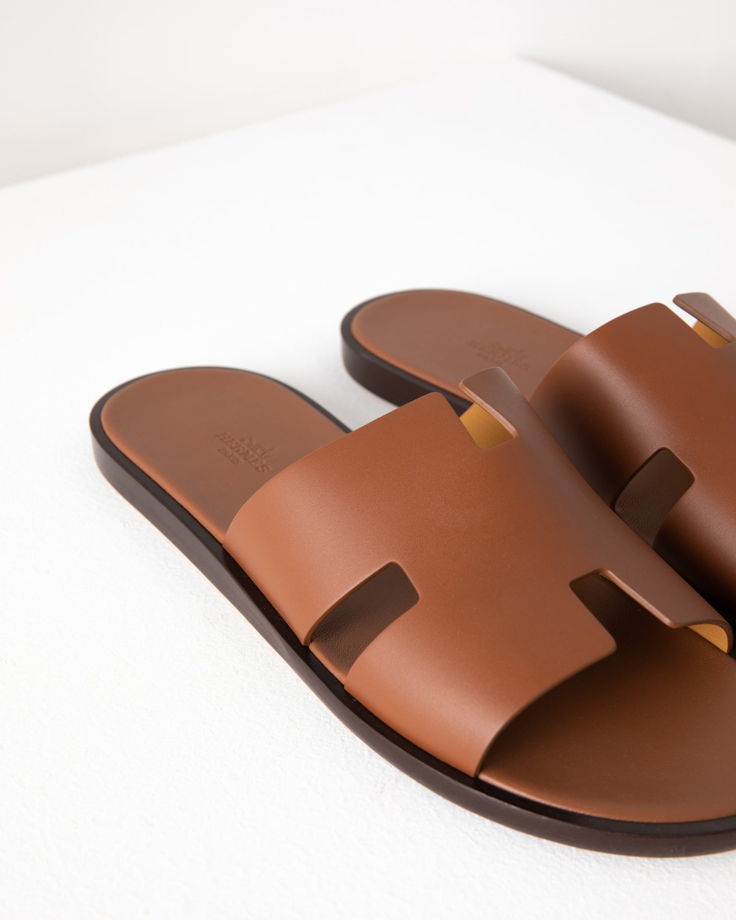 Izmir Sandal in Gold Calfskin