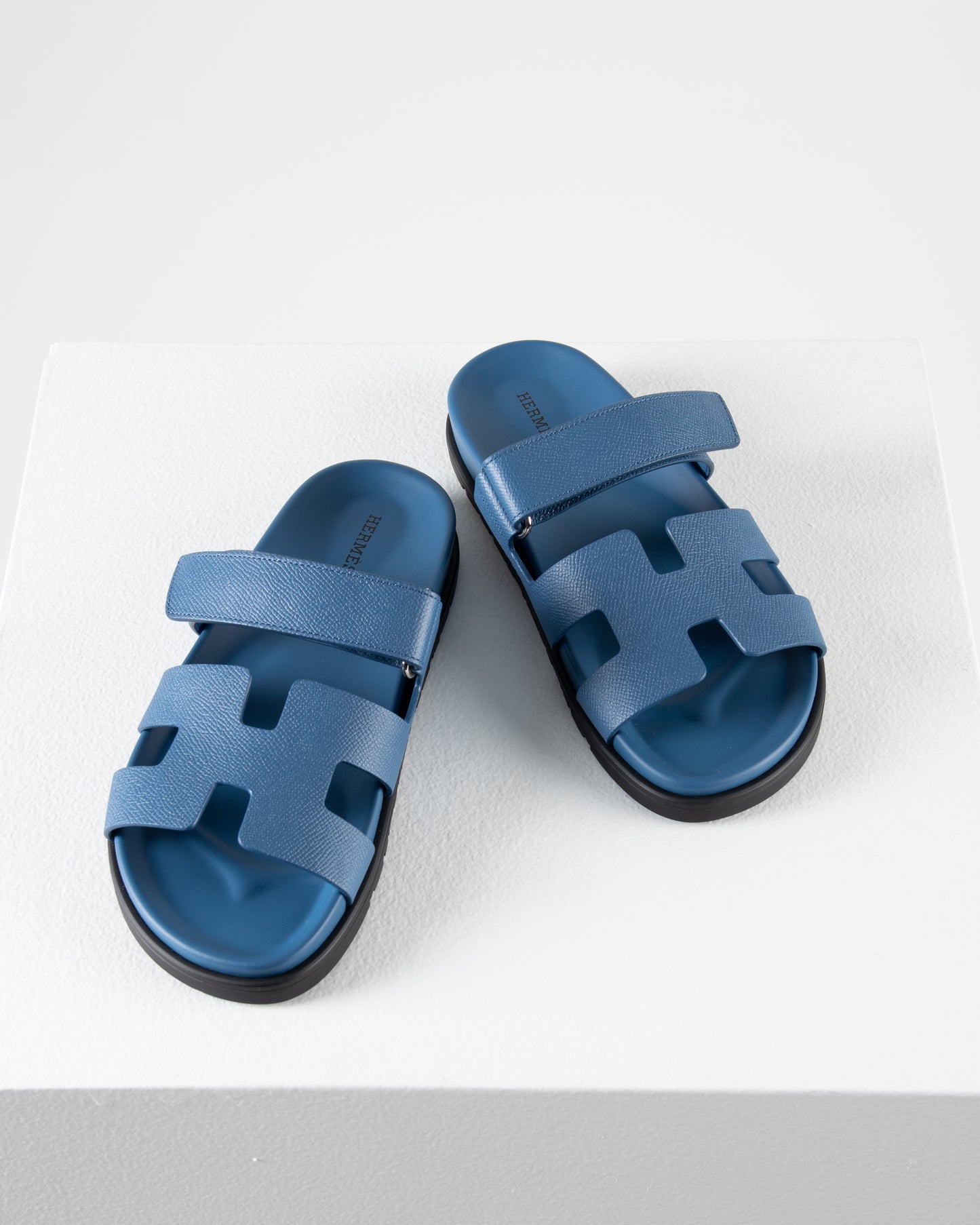 Chypre Sandal in Bleu Bleuet Epsom Leather