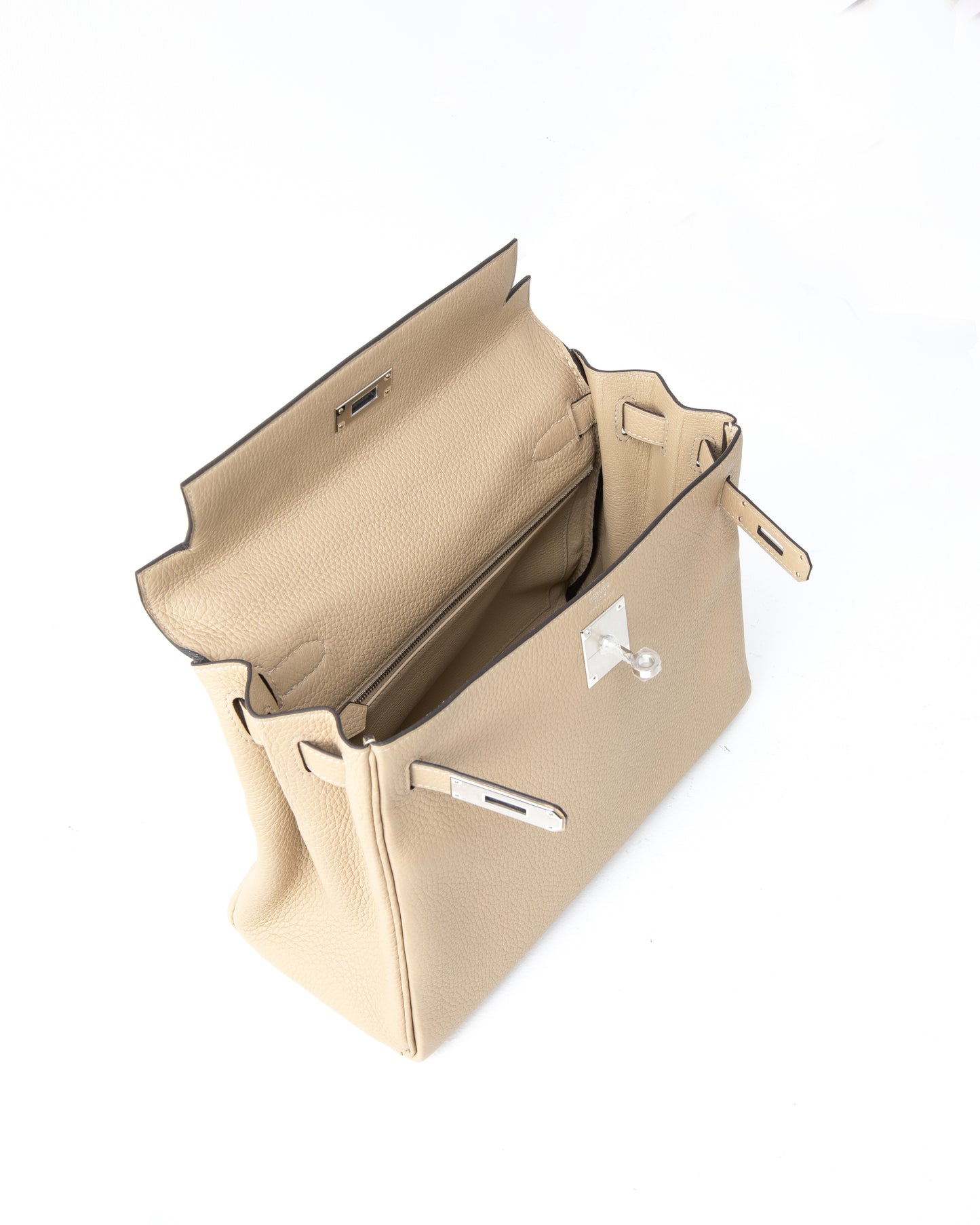 Kelly 28 Retourne Taurillion Clemence Trench with Palladium Hardware