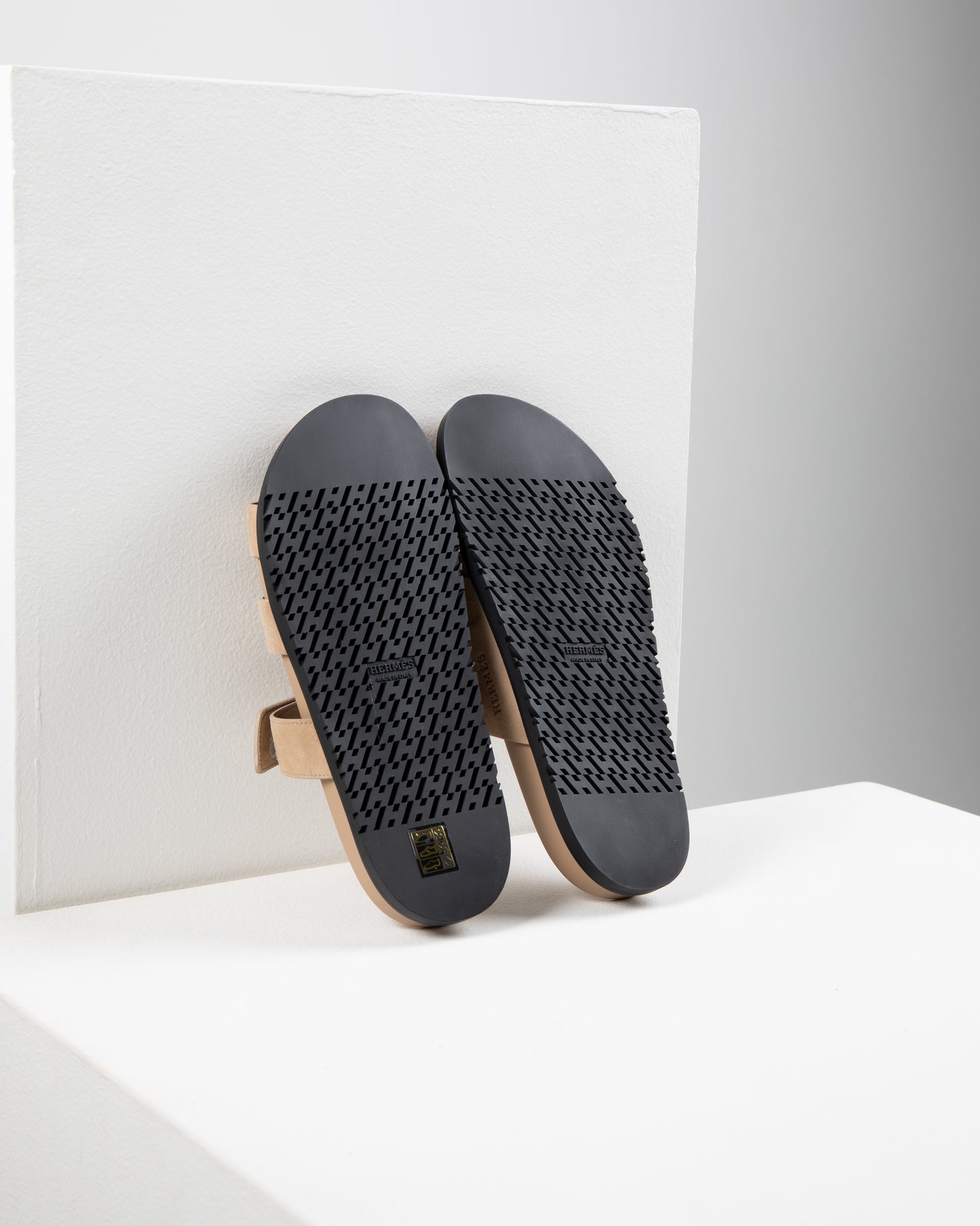 Chypre Sandal in Beige Argile