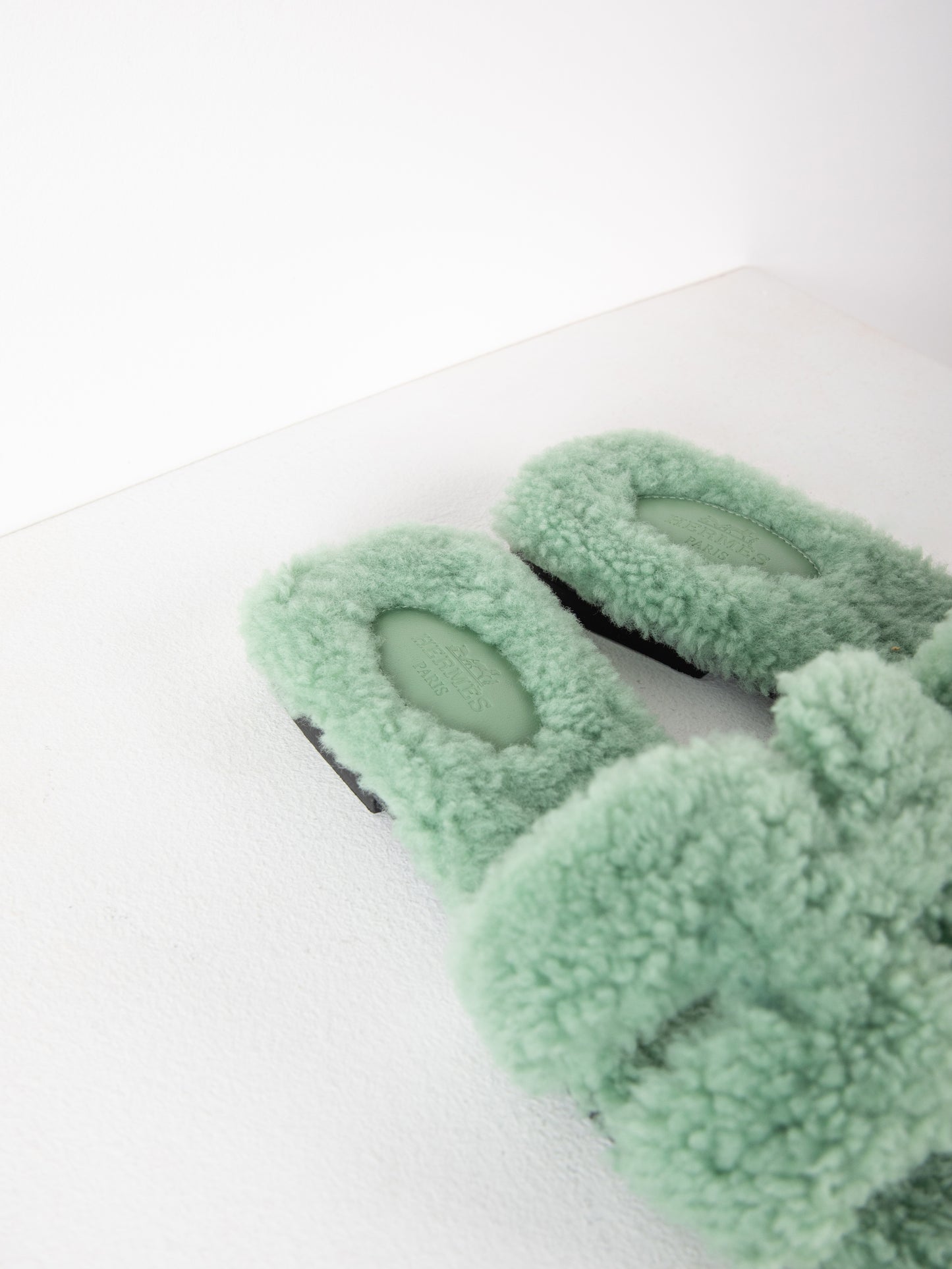 Oran Shearling Sandal in Vert D'eau