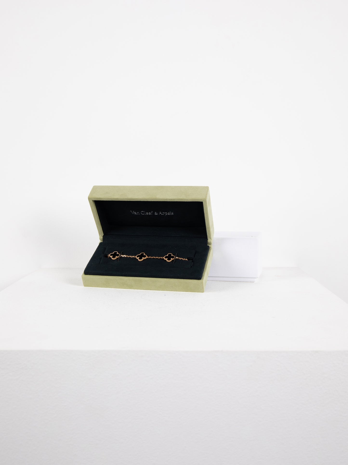 Van Cleef & Arples Onyx 5 Motif Alhambra Bracelet
