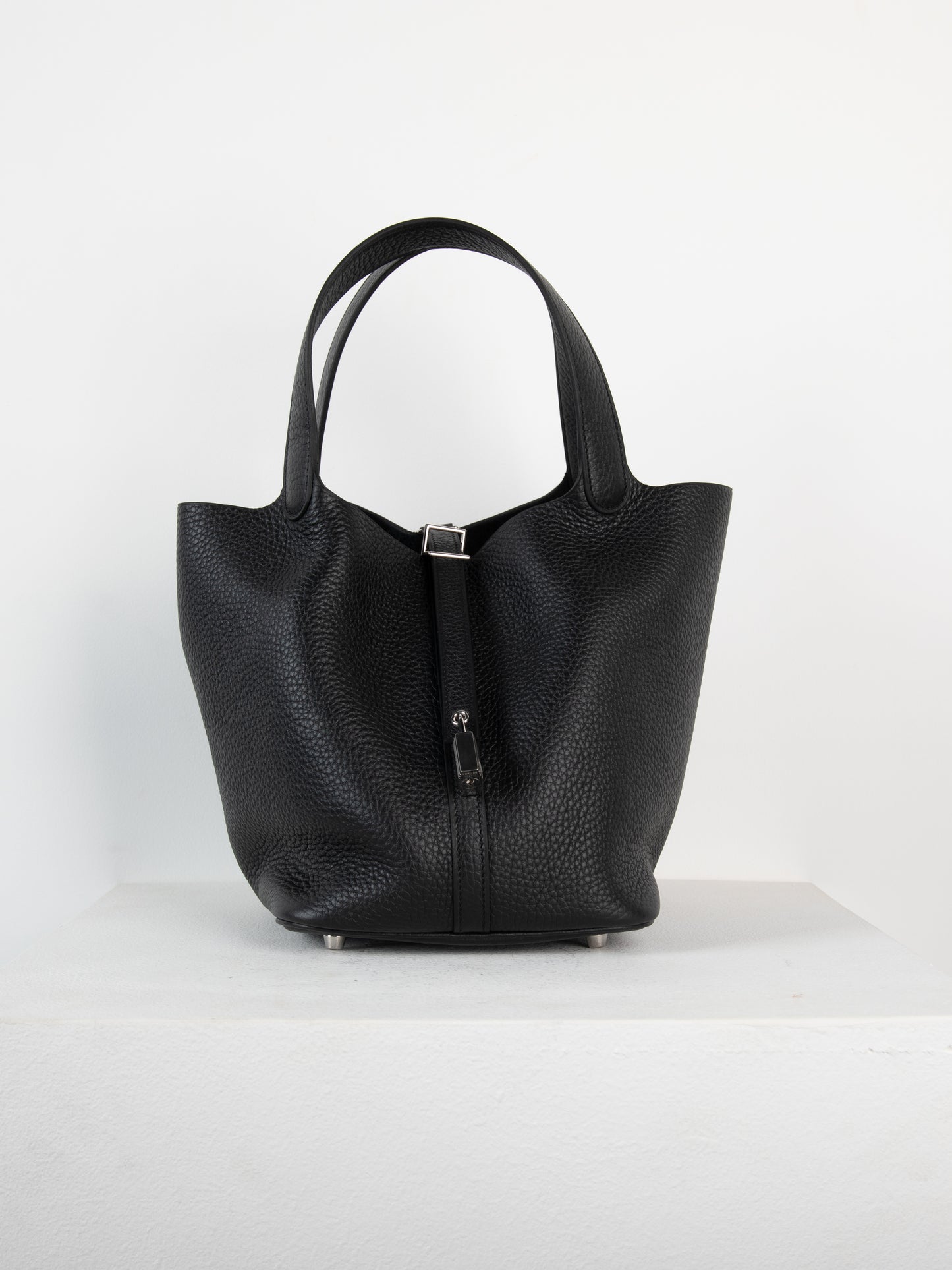 Picotin 22 in Noir Clemence with Palladium Hardware