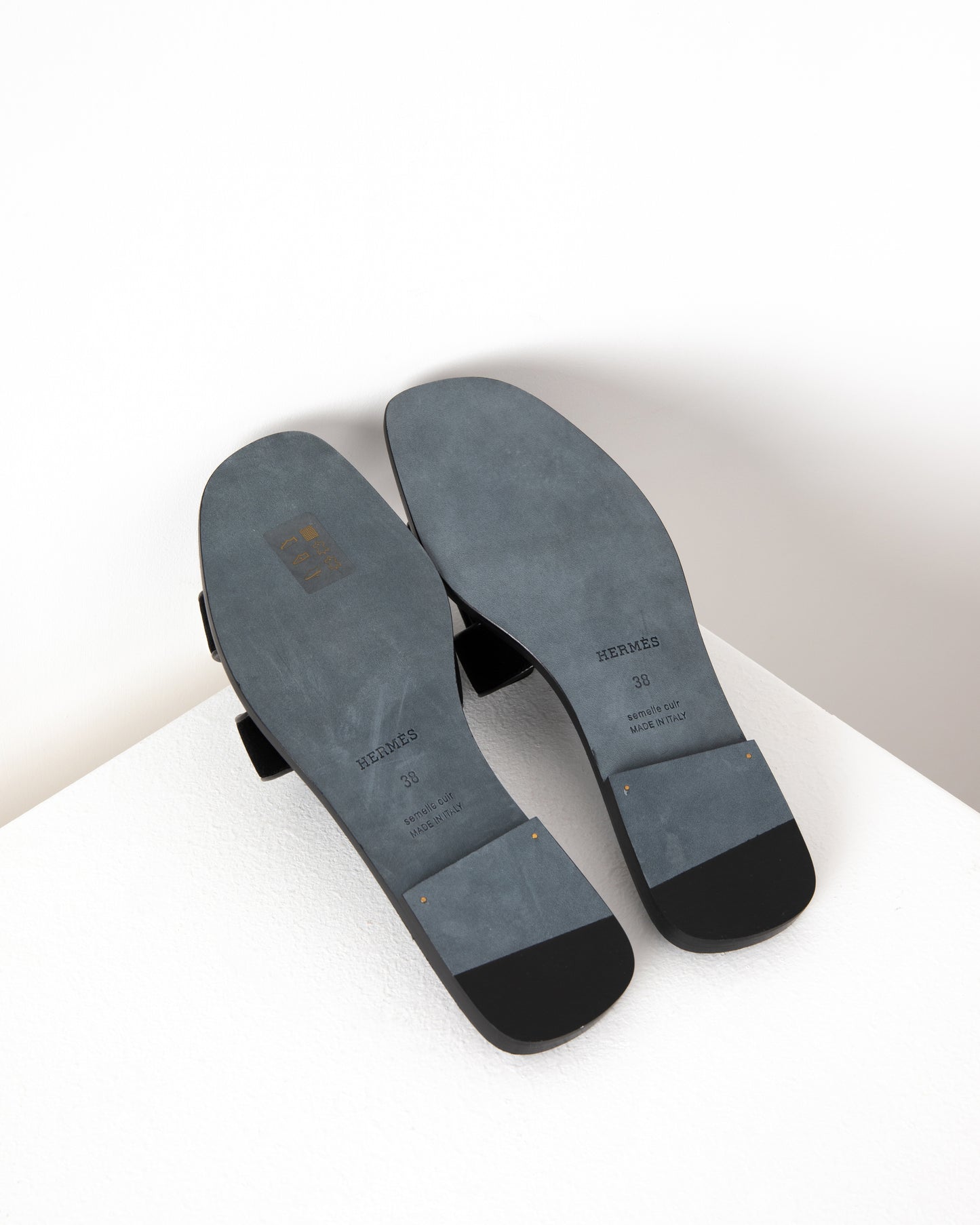 Oran Sandal in Velvet Black