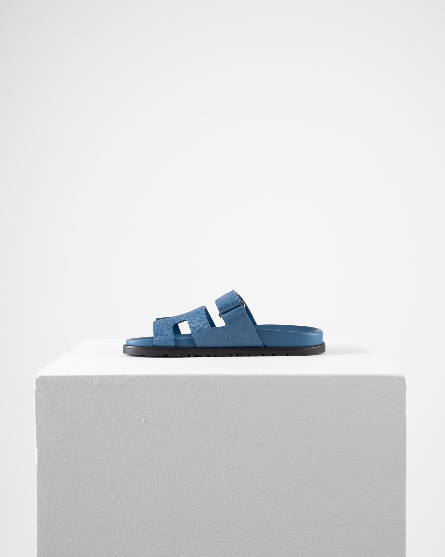 Chypre Sandal in Bleu Bleuet Epsom Leather