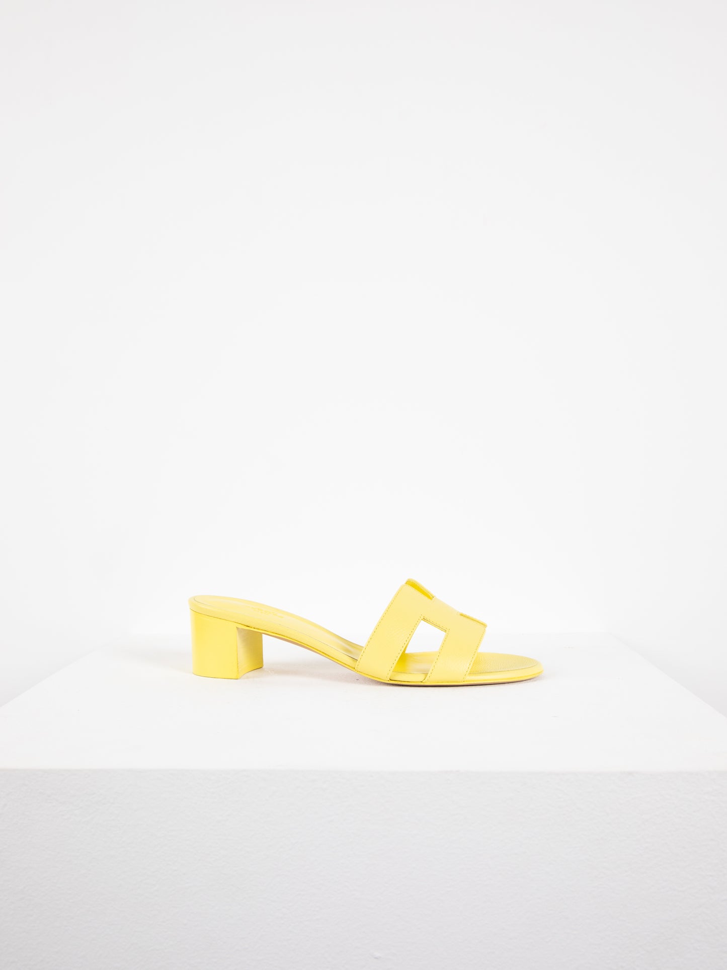 Oasis Sandal in Jaune Curcume