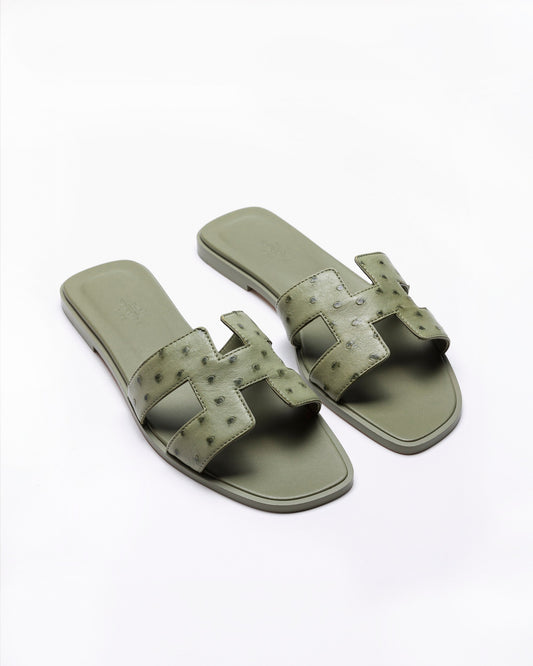 Oran Sandal in Vert Celadon Ostrich Leather