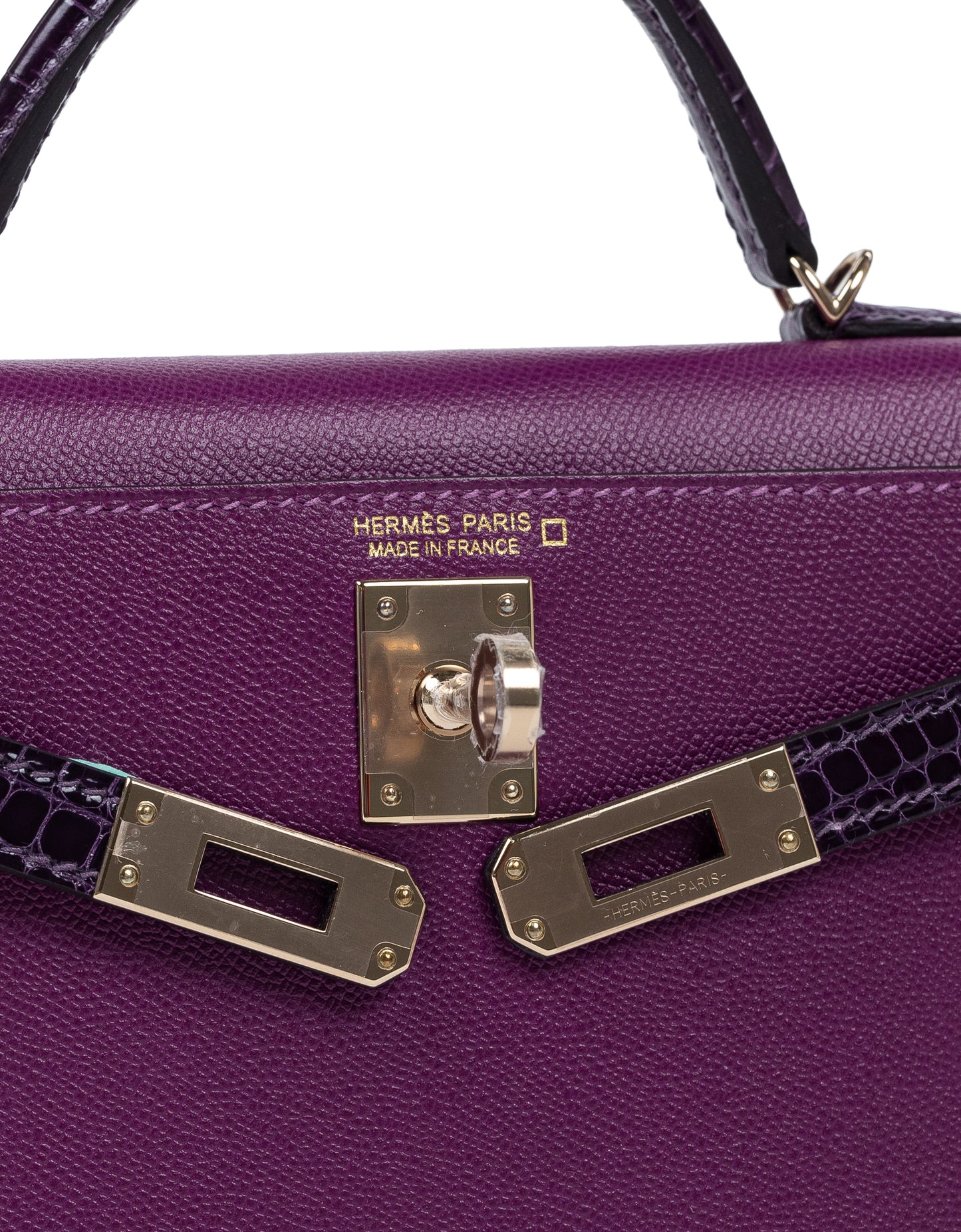 Kelly 20 Sellier Amethyst and Anemone in Veau Madame leather and Shiny Alligator Touch with Permabrass Hardware