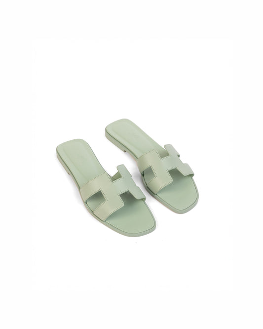 Oran Sandal Vert D'eau in Calfskin leather