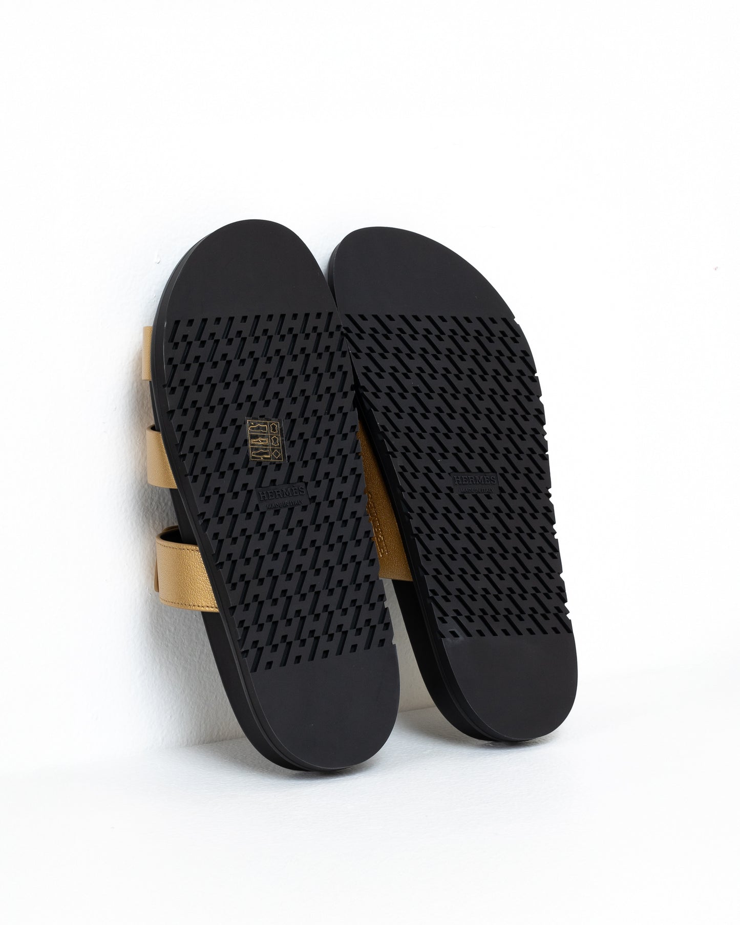 Chypre Sandals in Doré Grained Goatskin with Mettalic Finish