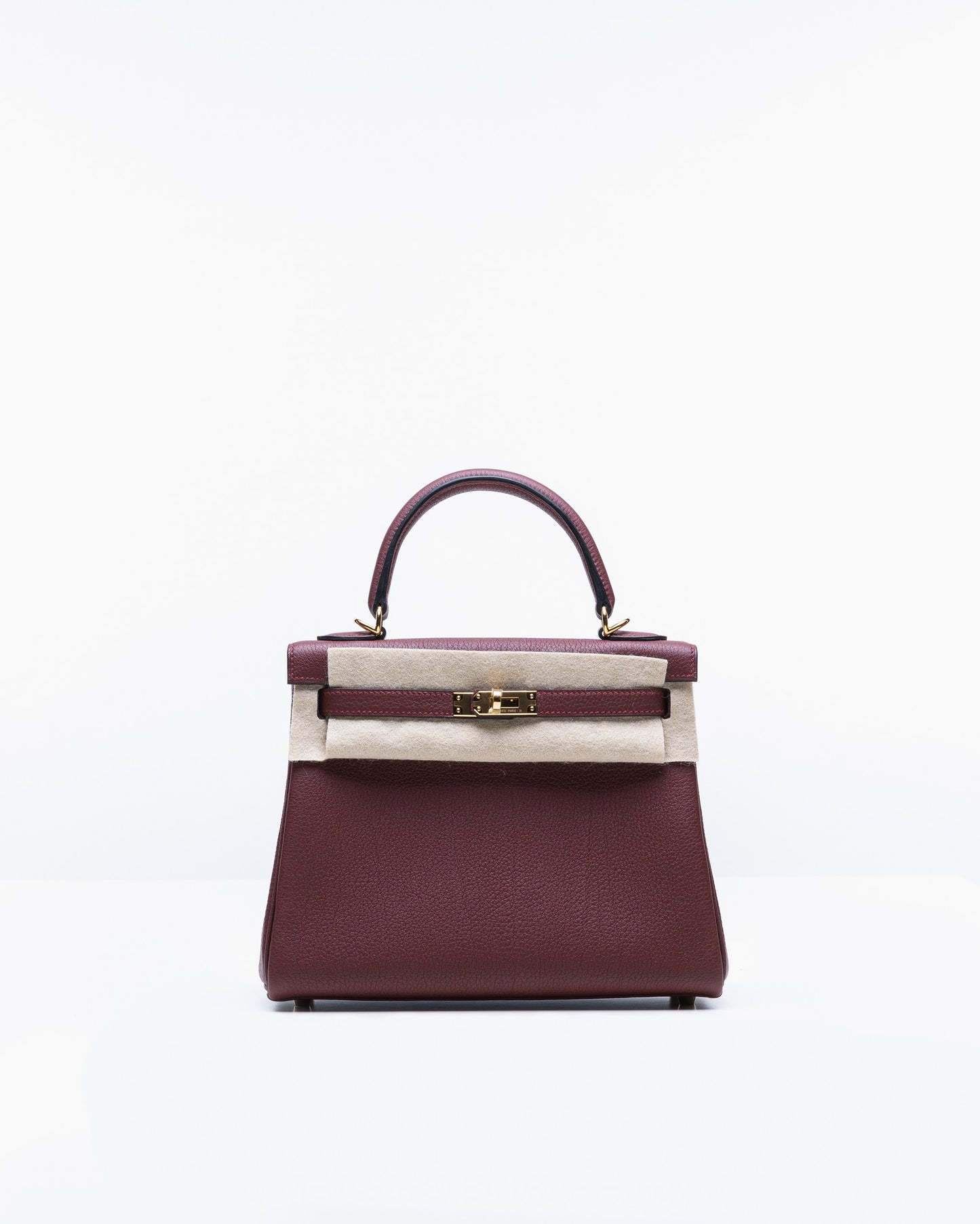 Kelly 25 Rouge H in Togo leather with Gold Hardware