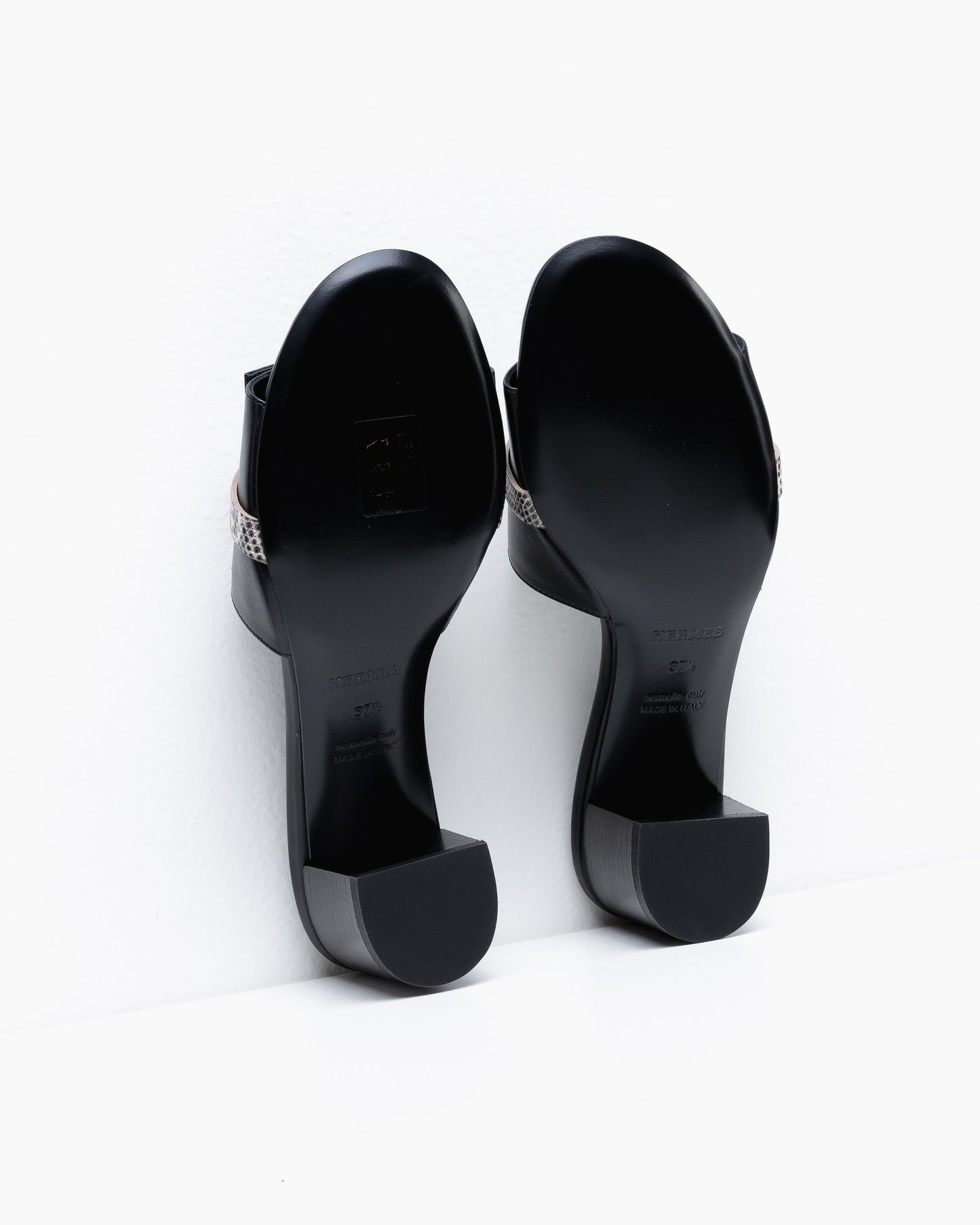 Gigi 50 Noir Sandal With Lizard Touch