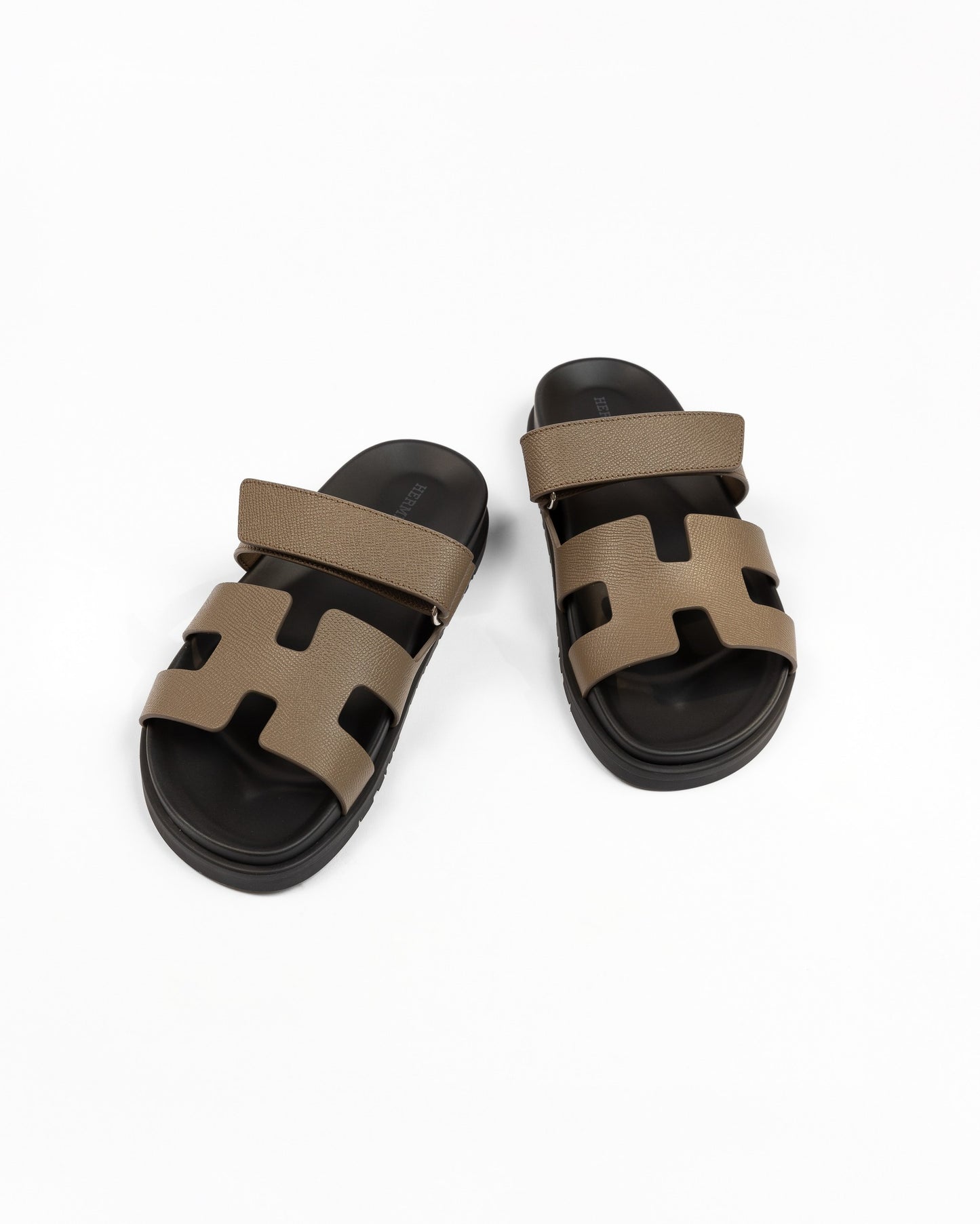 Chypre Sandals Etoupe in Epsom Leather Femme