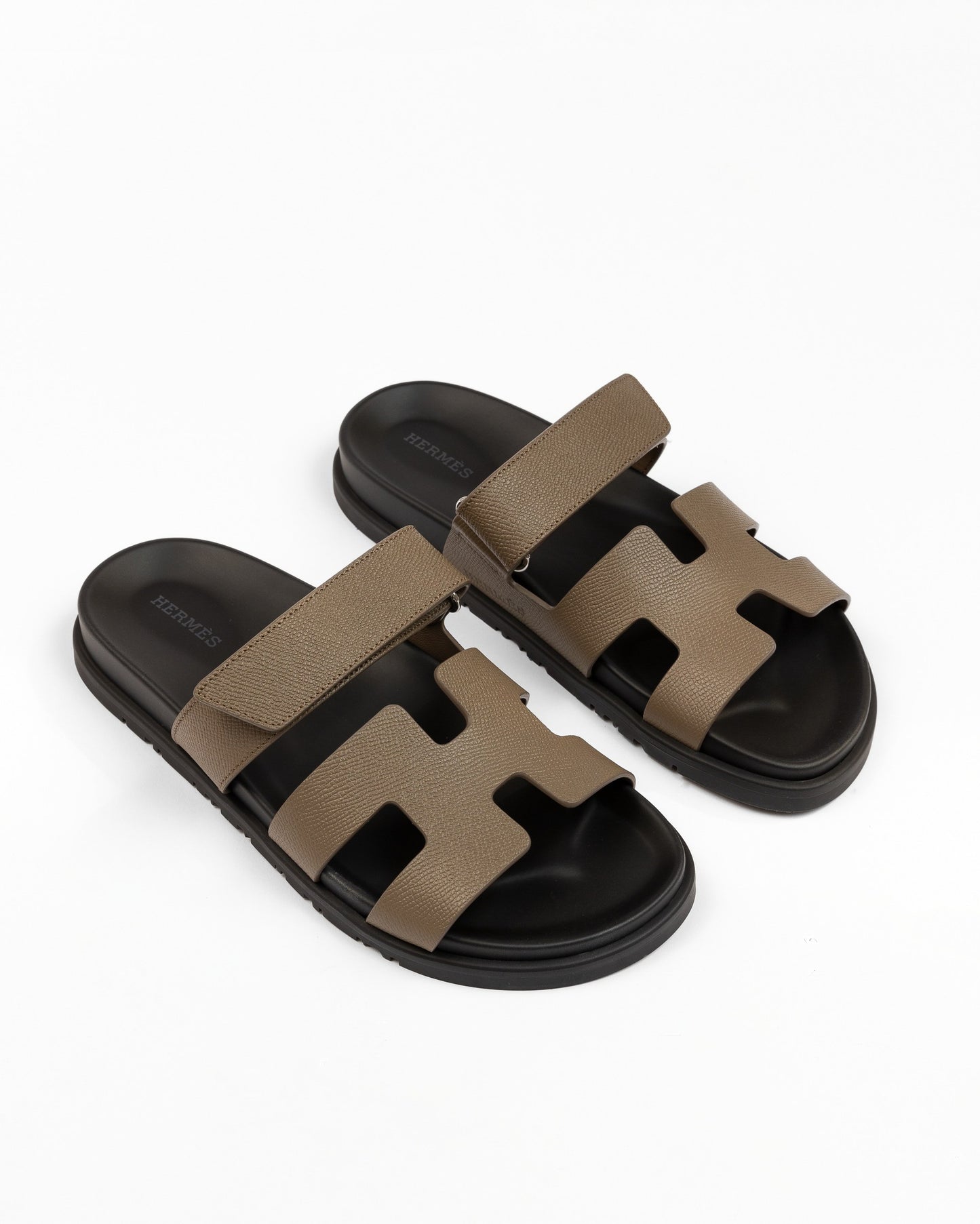 Chypre Sandals Etoupe in Epsom Leather Femme