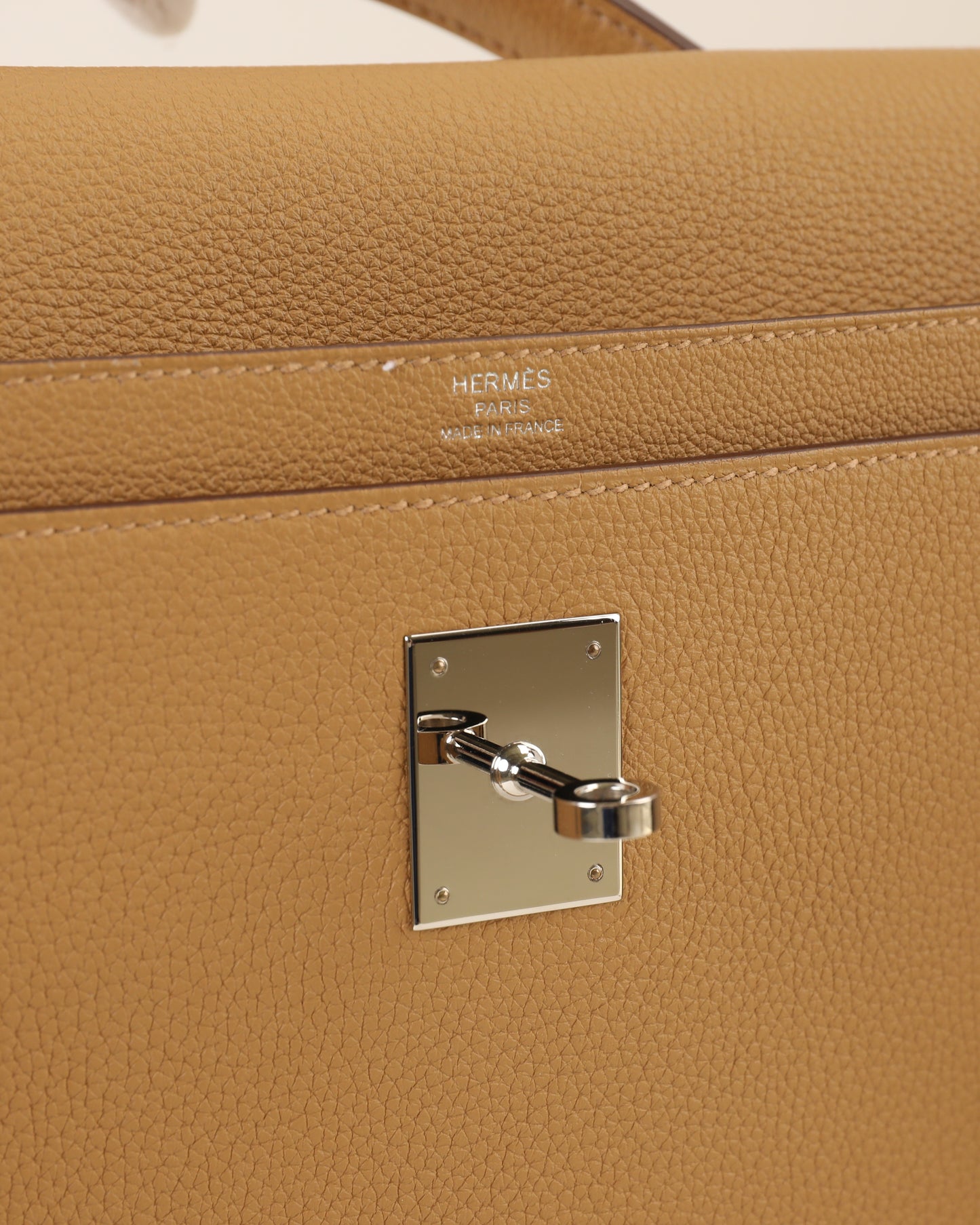 Kelly Depeches 36 Biscuit in Togo leather