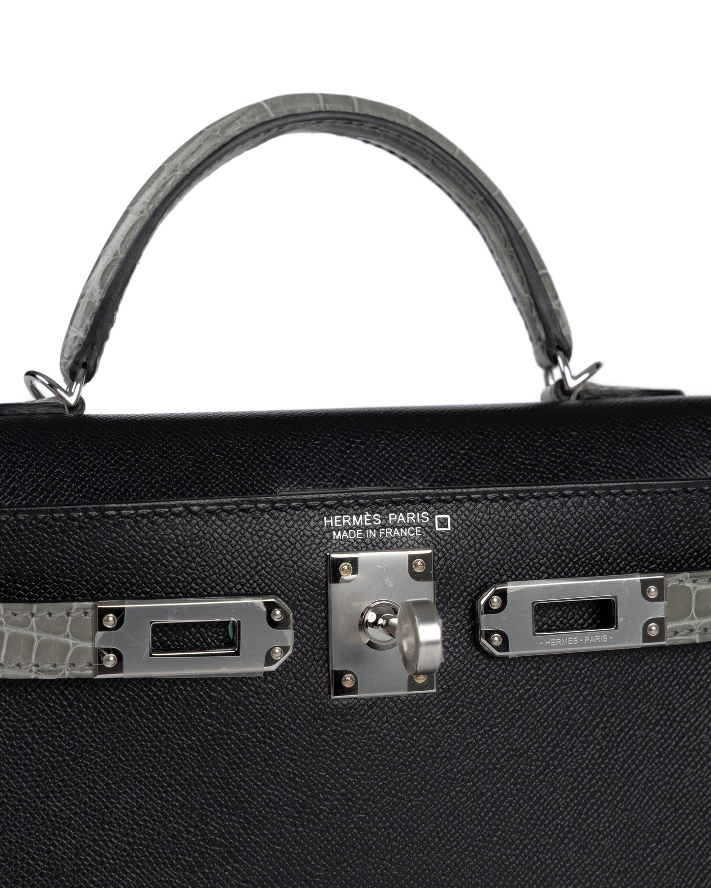 Kelly 20 Sellier Black / Gris Ciment in Shiny Alligator Touch/Madame Leather with Palladium Hardware