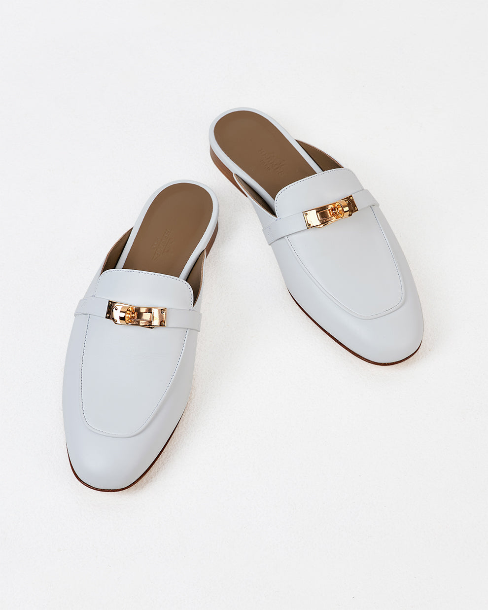 Oz Mule White in Calfskin Leather with Rose Gold Plated Kelly Buckle