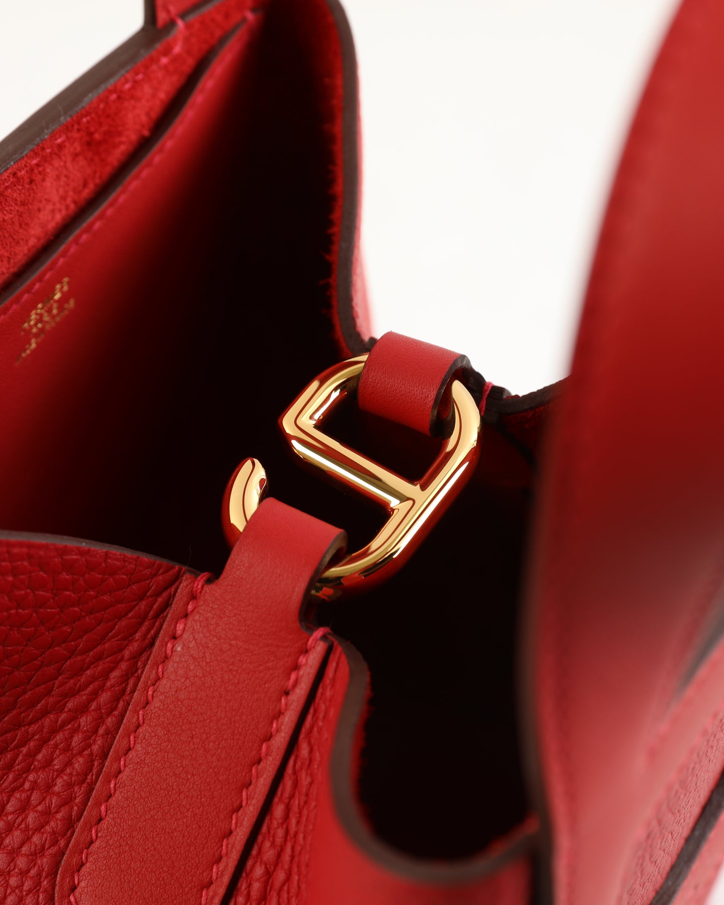 In-The-Loop 18 Vermillon in Clemence Leather with Gold Hardware