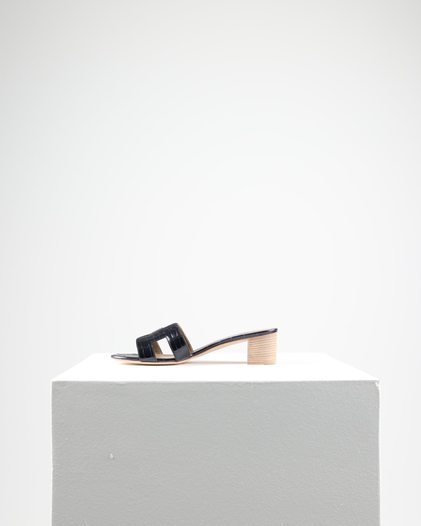 Oasis Sandal in Dark Blue Crocodile Leather