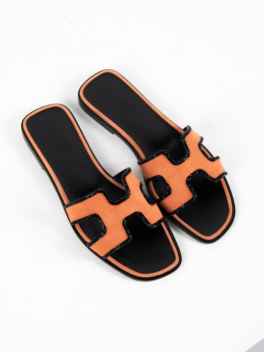 Oran Sandals in Black/Orange Strass