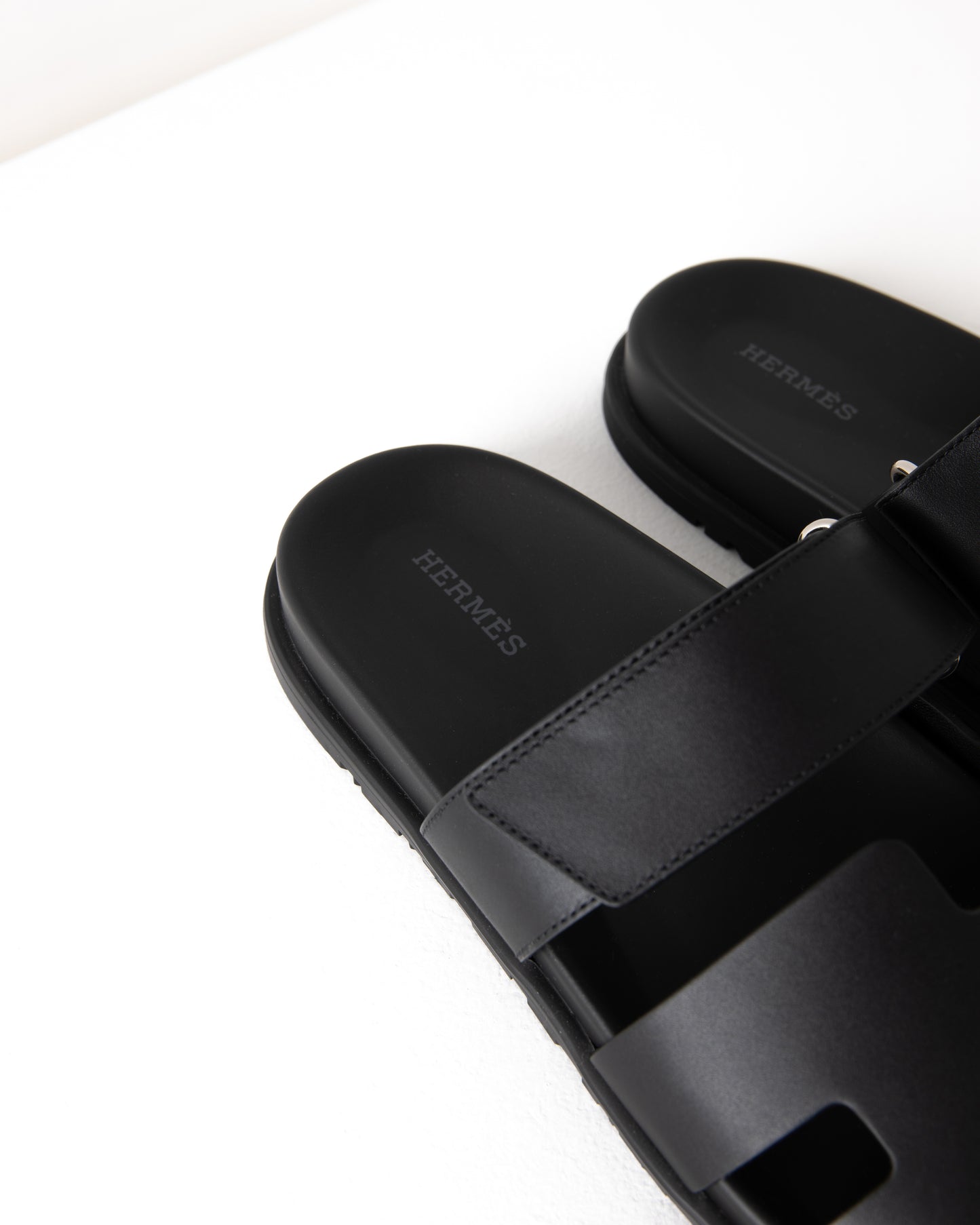 Chypre Sandal Homme in Black Calfskin