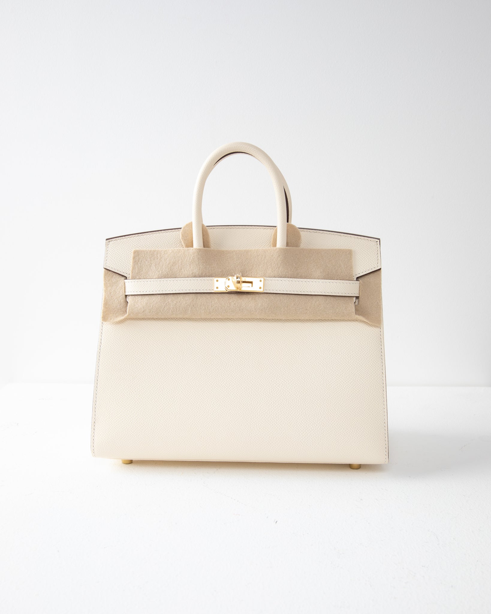 A NATA EPSOM LEATHER SELLIER BIRKIN 25 WITH GOLD HARDWARE