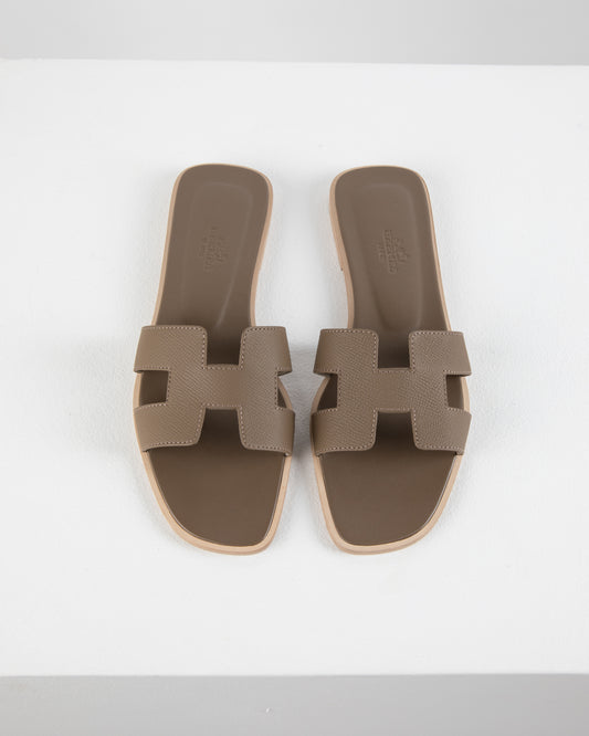 Oran Sandal in Etoupe Epsom