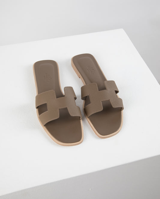 Oran Sandal in Etoupe Epsom