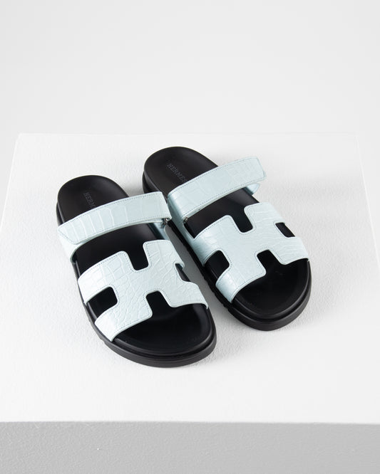 Chypre Sandal in Bleu Brume Crocodile
