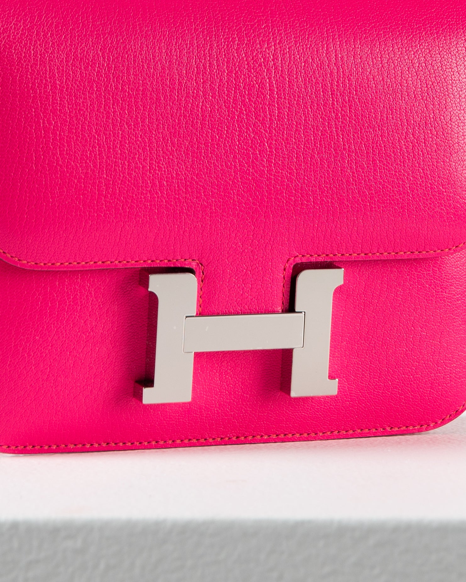 Hermes Constance 18 Rose Pop Chevre Chamkila Palladium Hardware – Madison  Avenue Couture