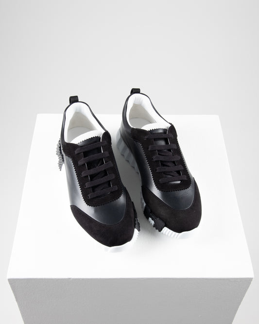 Bouncing Sneaker in Black and White sz 43.5