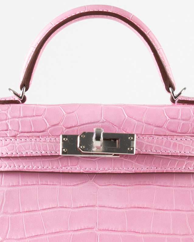 INSTOCK] Kelly 20 Croc Bubblegum Pink Matte Alligator PHW Stamp D, Luxury,  Bags & Wallets on Carousell