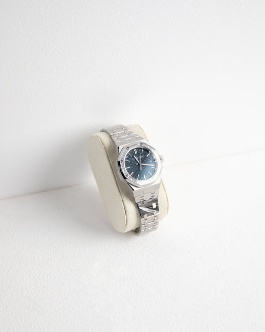 Audemars Piguet Royal Oak 37mm - Blue dial with diamonds